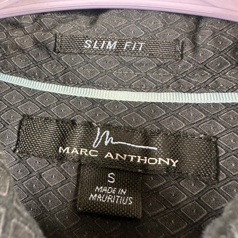 Marc Anthony Mens Slim Fit Button Down Shirt Gray Geometric Diamond Print Small - Picture 2 of 6